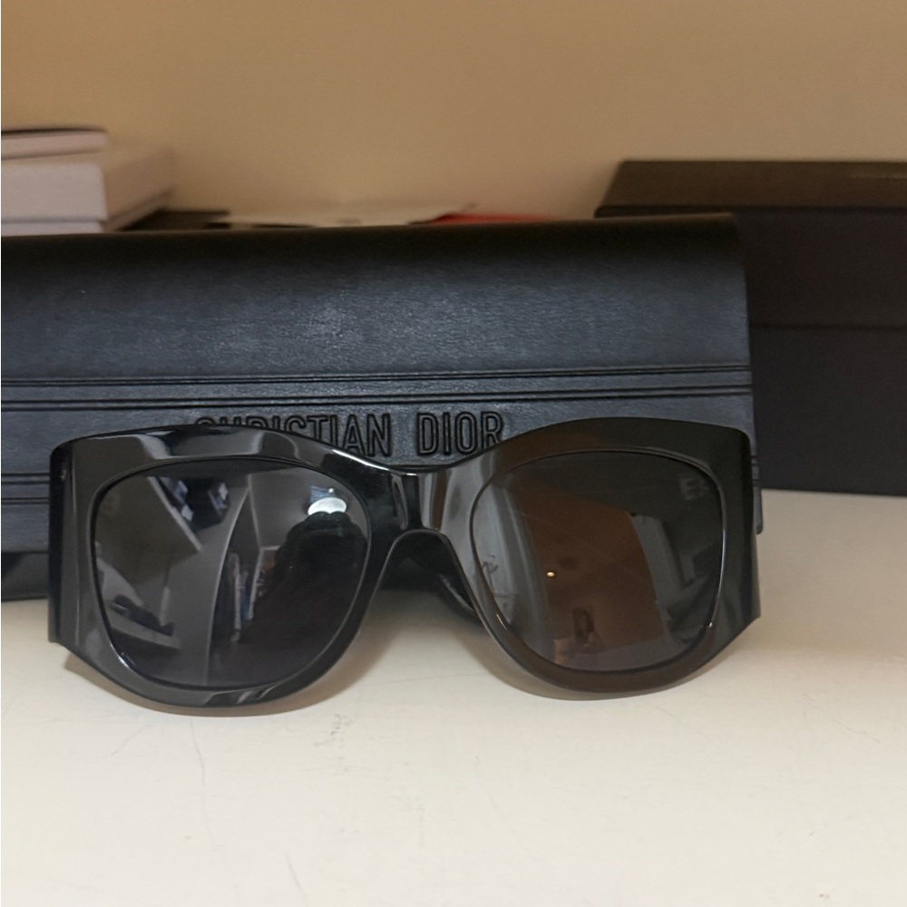 Dior Black and Blue Sunglasses - Picture 3 of 9